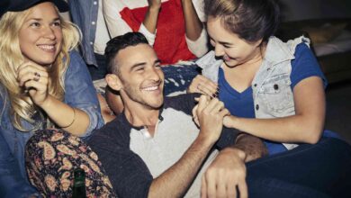 If You Think You’re Dating a Womanizer, Here’s What to Do