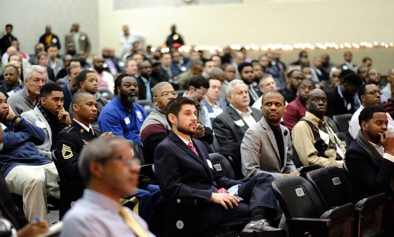 600 men stand in for absent fathers at Texas school event 600 men stand in for absent fathers at Texas school event